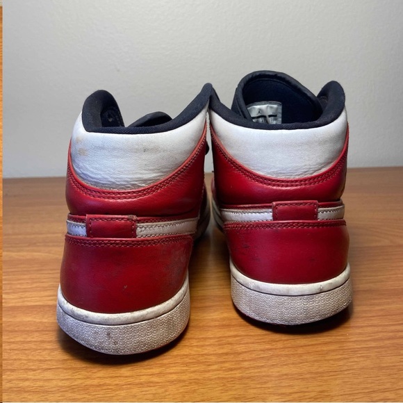 Jordan 1 Mid - Picture 5 of 9